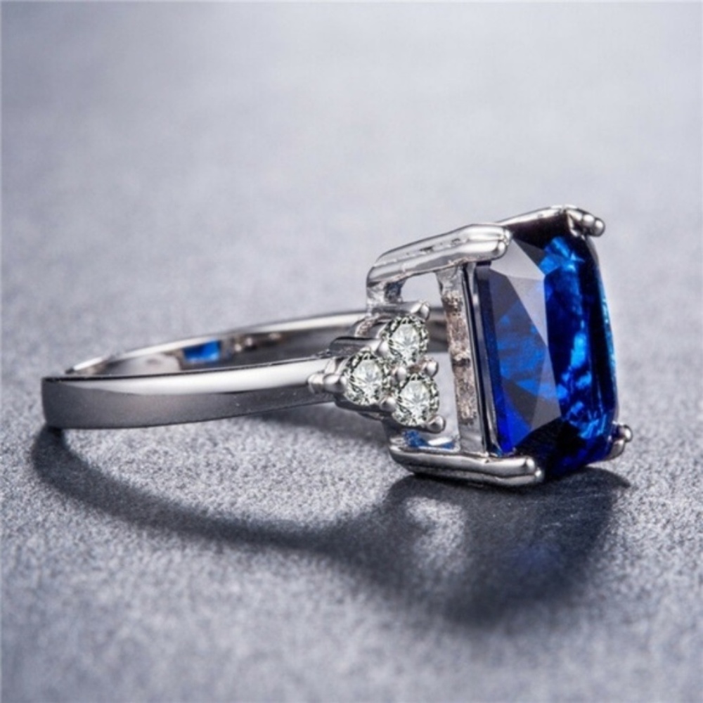 New 925 Stamped Princess Cut Blue Sapphire Ring - Picture 3 of 3